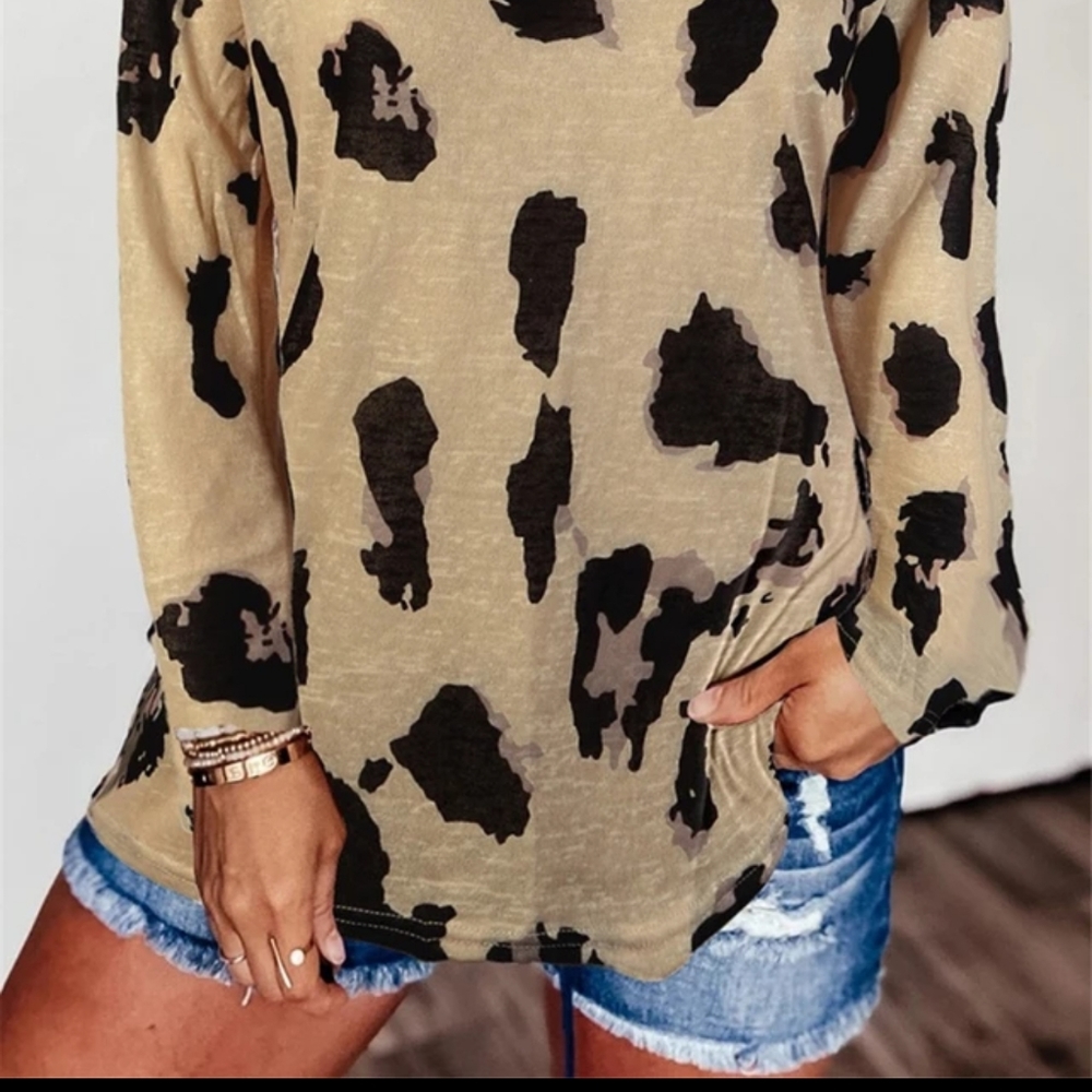 Boho V-Neck Long Sleeve Shirt - Picture 2 of 8